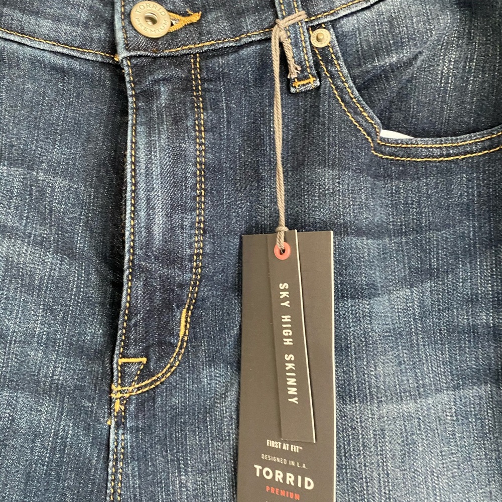 NWT Torrid premium Sky high jeans.